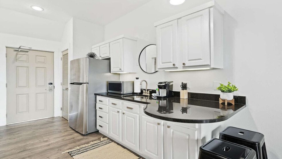 Building Photo - 9955 E County Hwy 30A