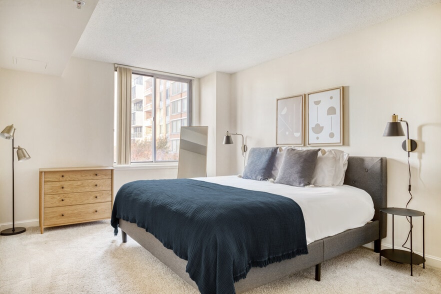 Building Photo - 4835 Cordell Ave