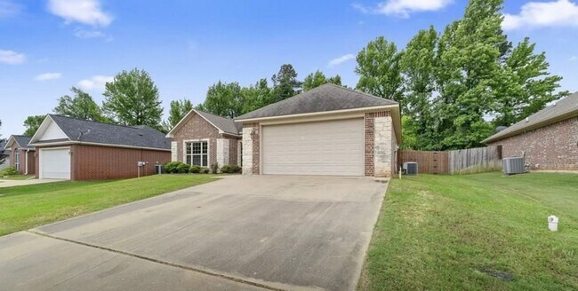 Building Photo - Hidden Acres Home for Lease!