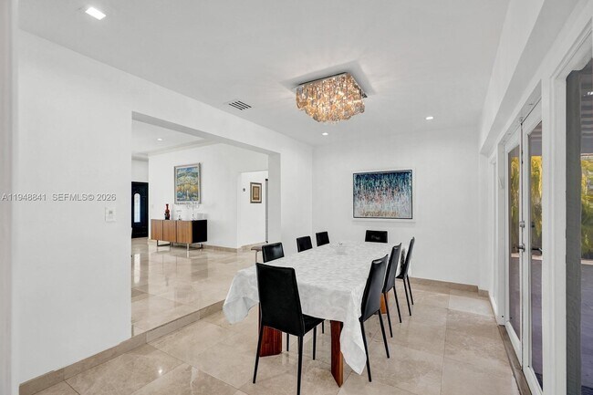 Building Photo - 3757 Prairie Ave