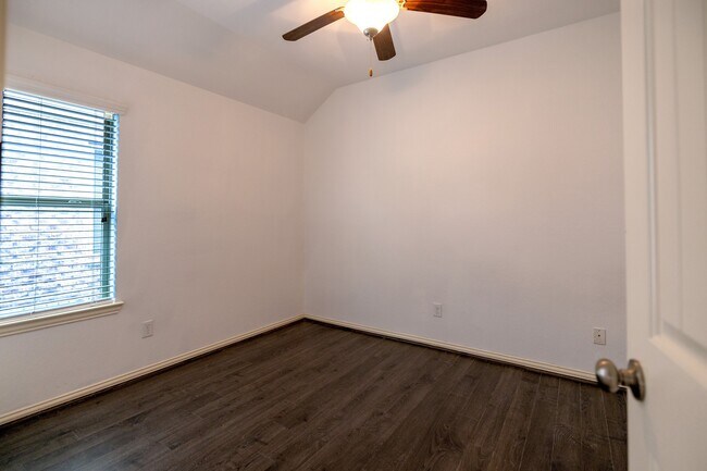 Building Photo - 1822 Olive Pine Dr