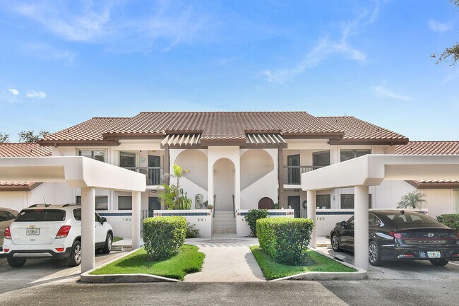 Building Photo - 6040 SE Martinique Dr