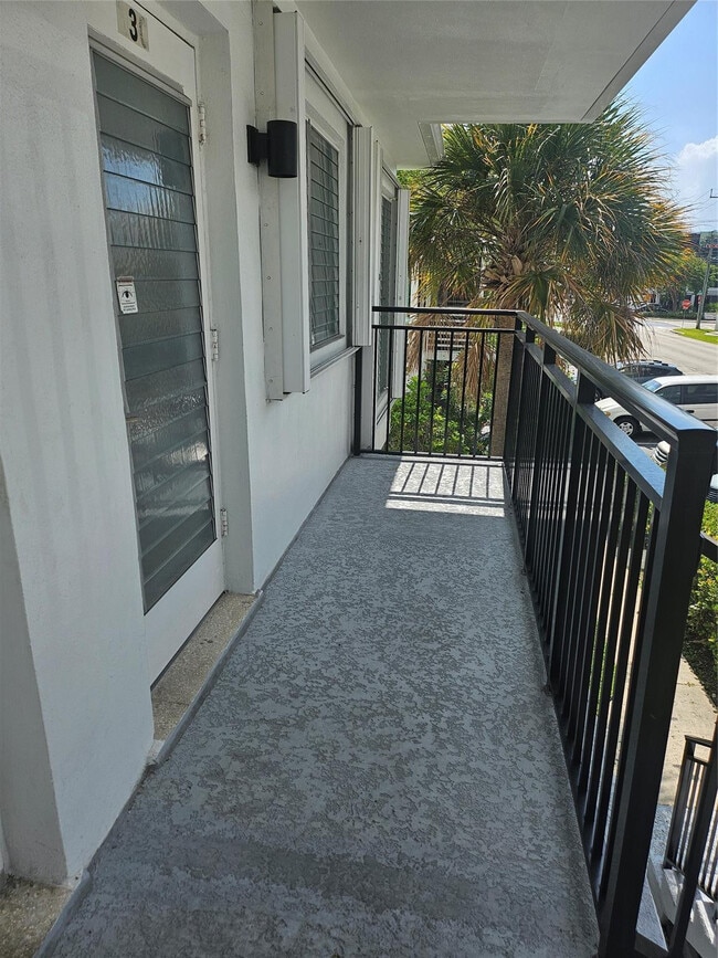 Building Photo - 1045 SE 15th St