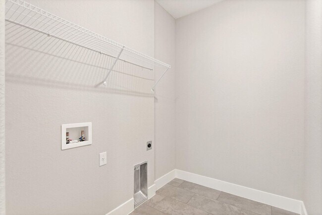 Building Photo - ONE MONTH FREE RENT! Modern, energy effici...