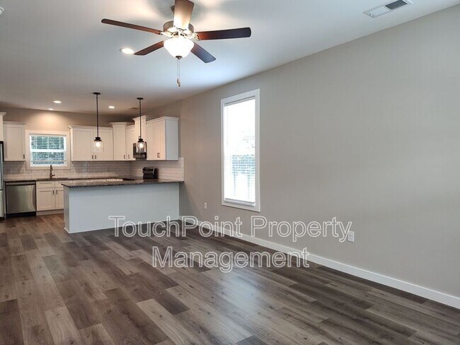 Building Photo - 4525 Lindsay Ln