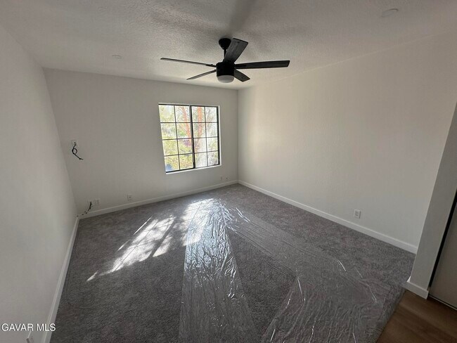 Building Photo - 2554 Olive Dr