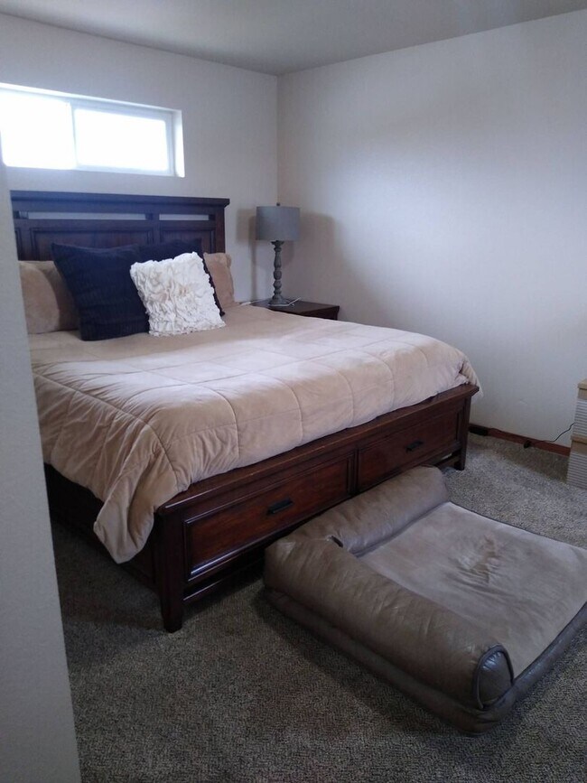 Building Photo - Beautiful 3 bedroom 2.5 bath CDA Home for ...