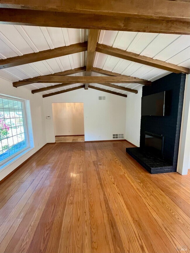 Building Photo - 323 Rheem Blvd