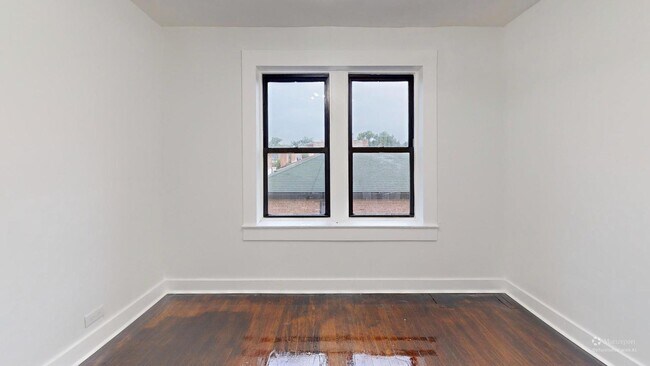 Building Photo - 2401 E 75th St
