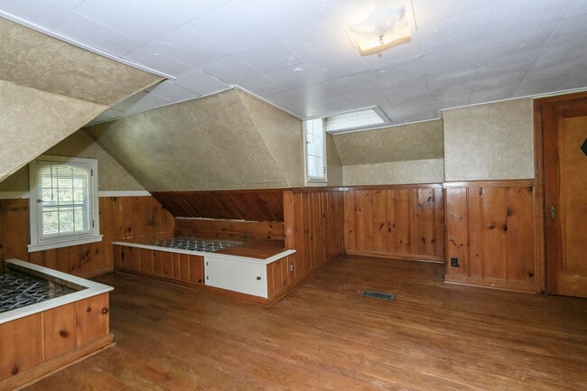 Building Photo - 3940 N 64th St