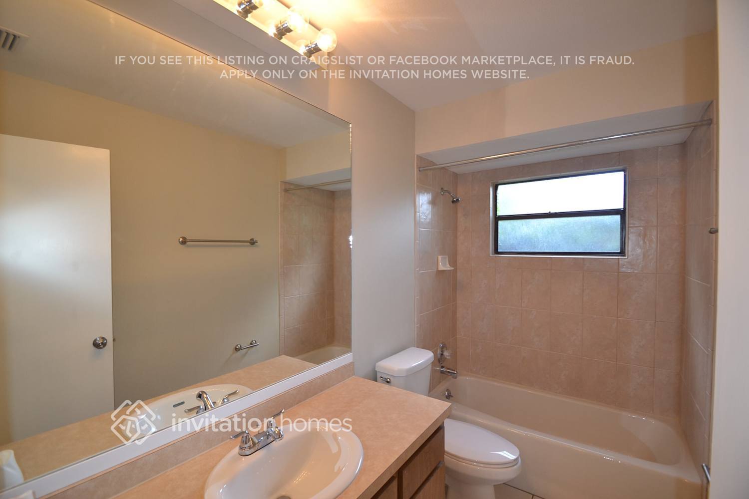 Building Photo - 3240 Maiden Ln