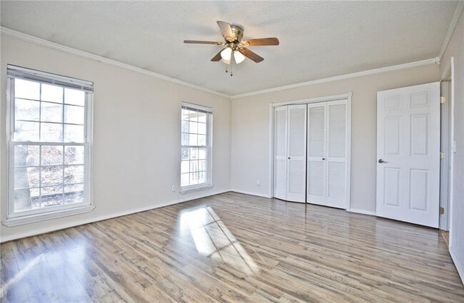 Building Photo - 11 Bromwich Ln