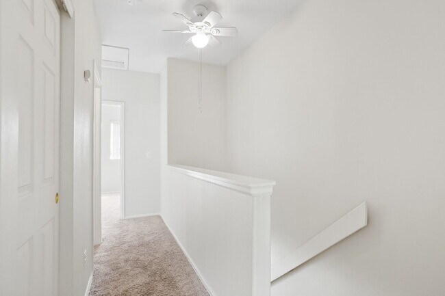 Building Photo - Bright End-Unit Townhome with 3 Beds, 2.5 ...