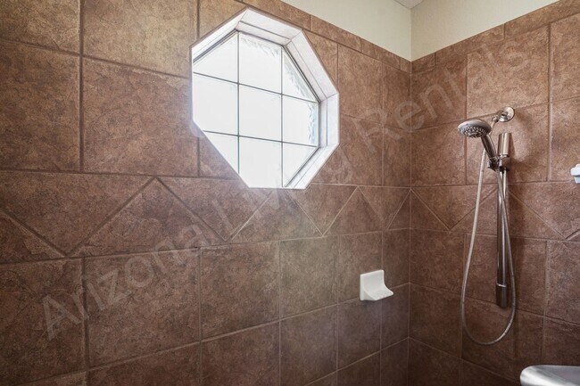 Building Photo - FURNISHED AVAILABLE THROUGH SEPTEMBER 2026