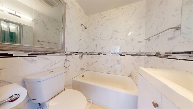 Building Photo - 118 Colby Rd