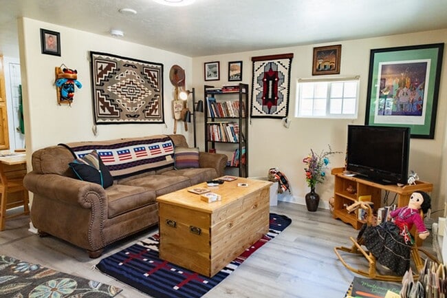 Building Photo - Wonderful Home away from Home