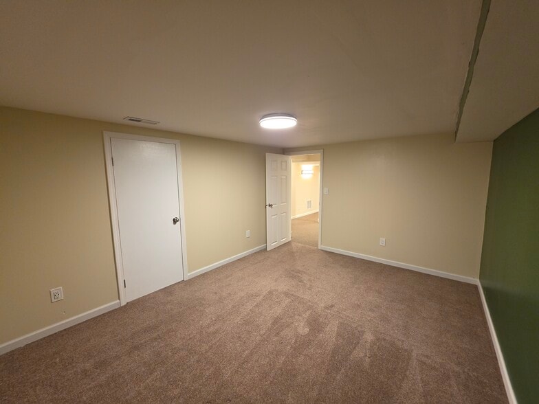 Building Photo - 4509 Wakonda Pky