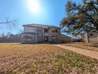 Building Photo - 2020 Shadow Brook Cir