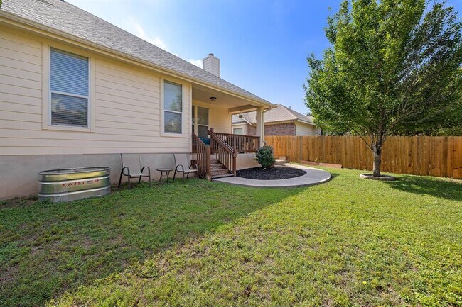 Building Photo - 123 Justin Leonard Dr