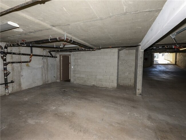 Building Photo - 1243 Franklin St