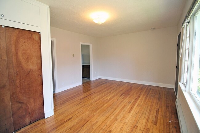 Building Photo - 1007 NE Tillamook St
