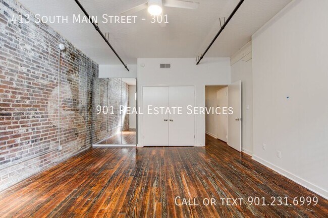 Building Photo - 413 S Main St