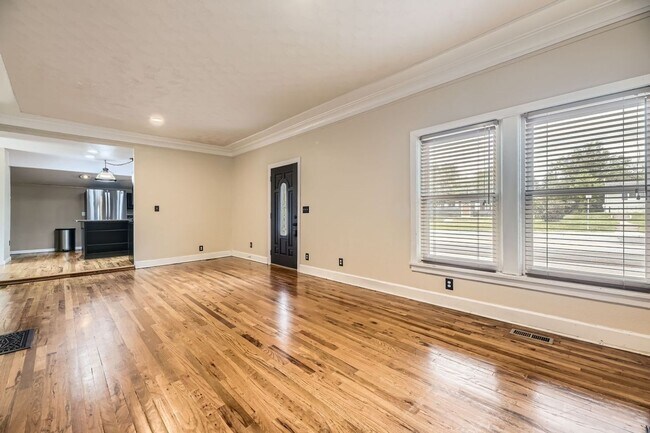 Building Photo - Charming 3BR House in Littleton