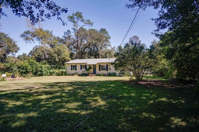 Building Photo - 2018 Fannie Dr