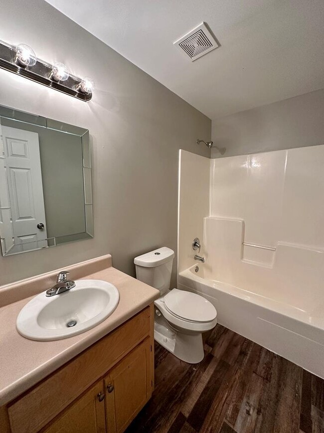 Building Photo - 305 N College St