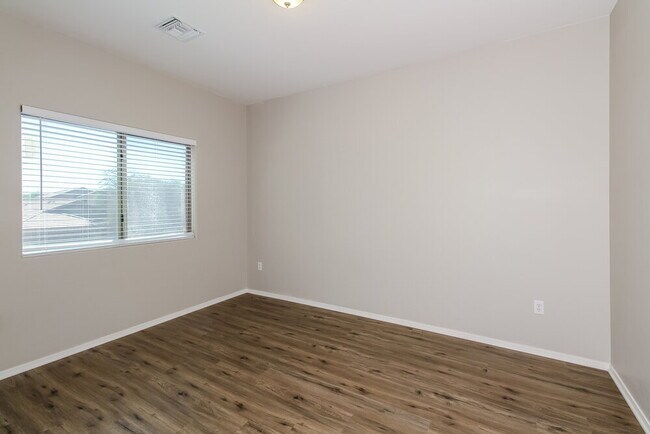 Building Photo - 4149 E Coolbrooke Dr