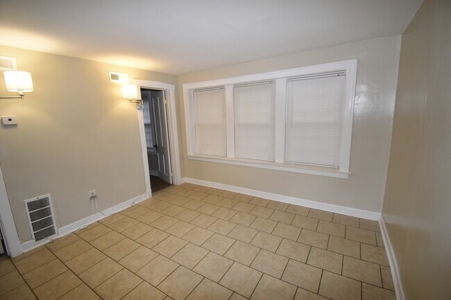 Building Photo - 2448 S Homan Ave