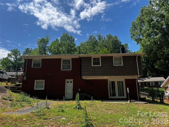 Building Photo - 430 Westham Ridge Rd