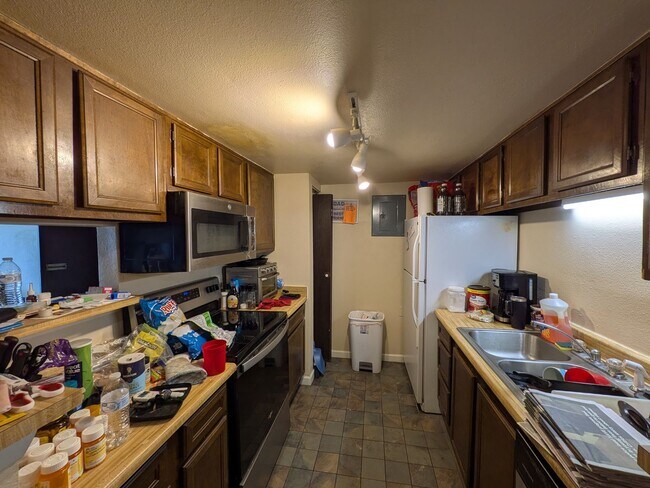 Building Photo - 13241 E Asbury Dr