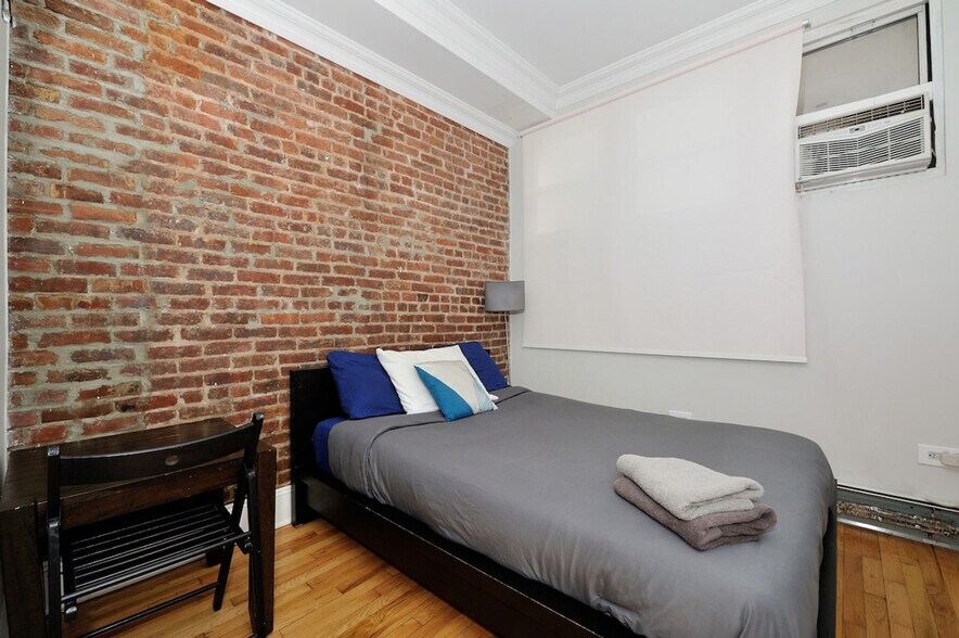 Building Photo - 468W W 47th St