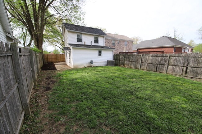 Building Photo - 603 Country Club Rd