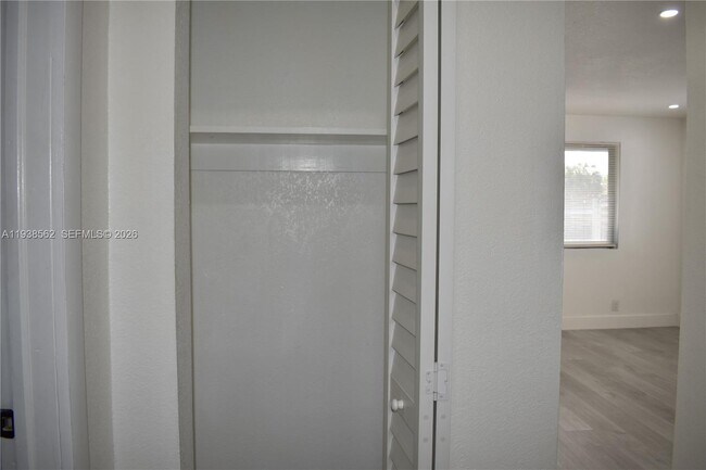 Building Photo - 900 NW 8th Ave