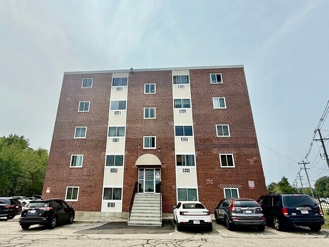 Building Photo - 215 Winter St