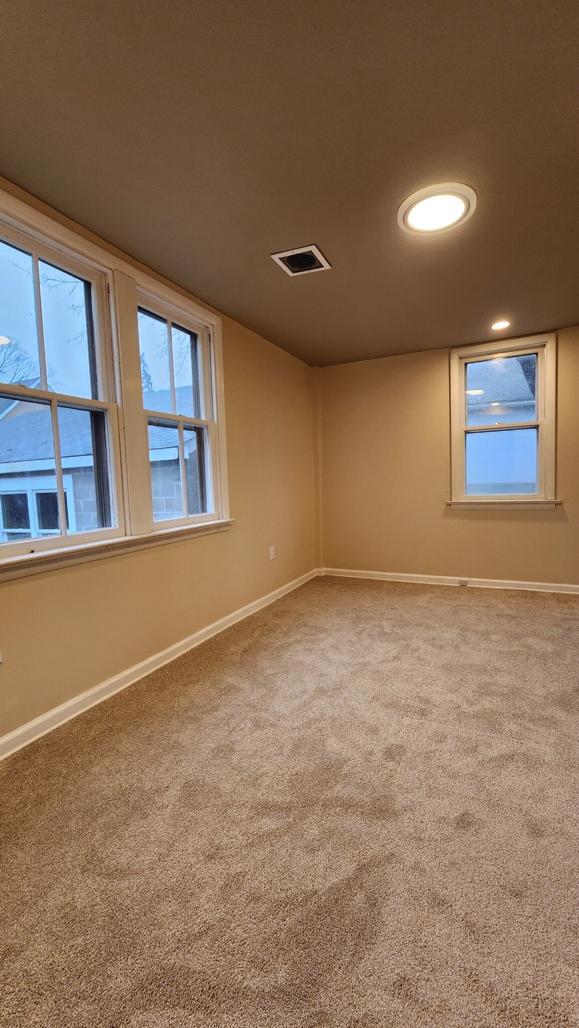 Bedroom - 95 W Ashland St