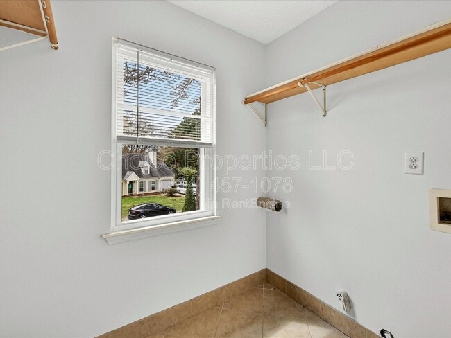 Building Photo - 8413 Red Setter Ln