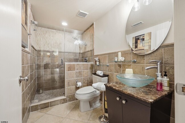 Building Photo - 7701 Atlantic Ave