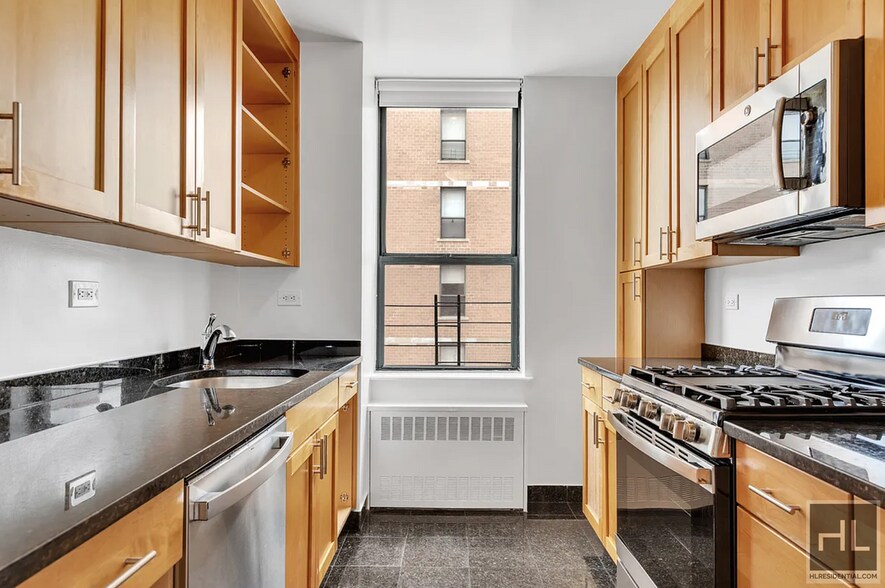 Building Photo - West 87th Street