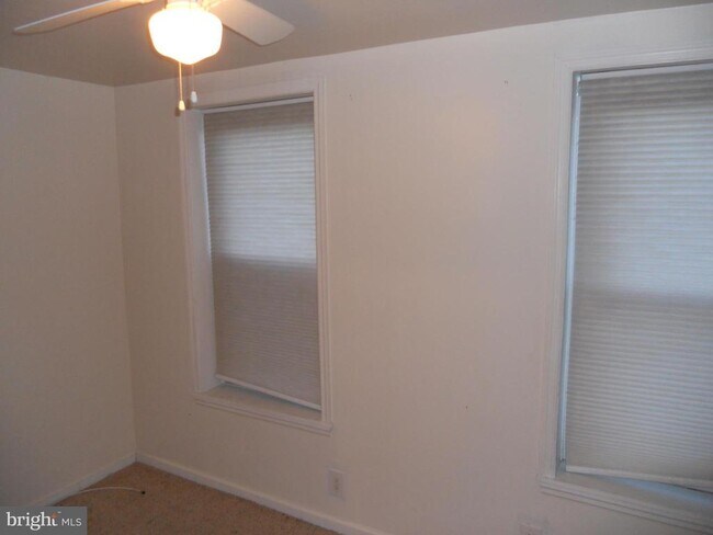 Building Photo - 3128 N Shedwick St