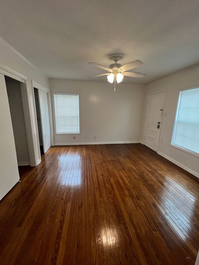 Building Photo - 525 Farquhar St