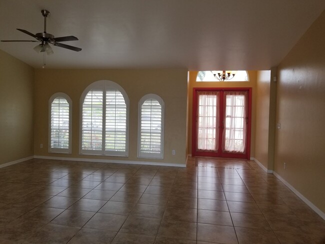 Building Photo - 2321 SW 19th St