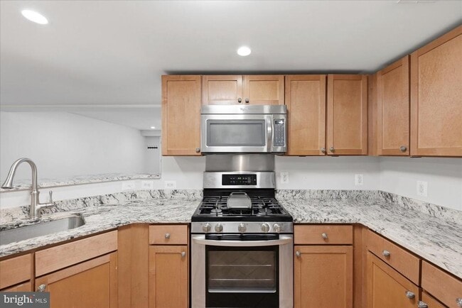 Building Photo - 1193 N Van Dorn St