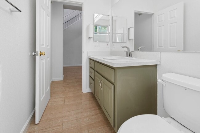 Building Photo - 991 Zephyr Ct