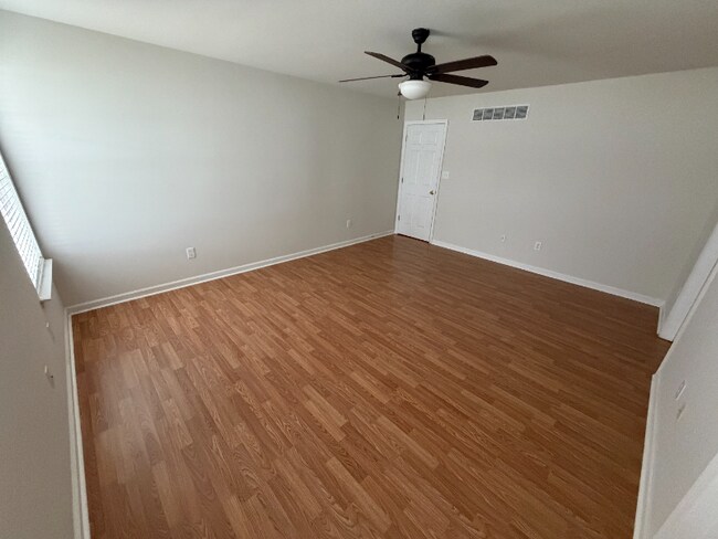 Building Photo - 45 Anchor Ln