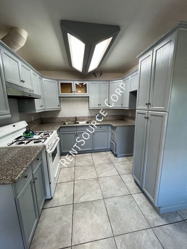 Building Photo - 38728 17th St E