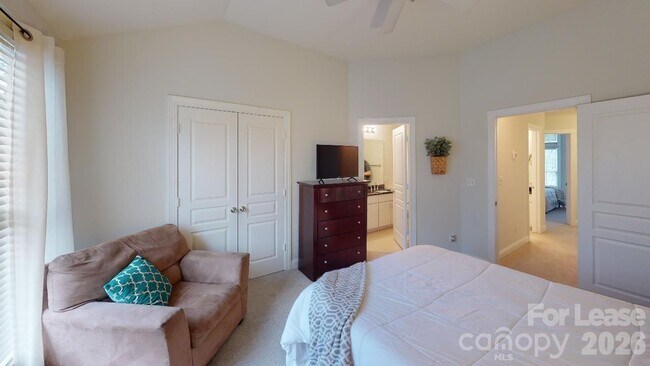 Building Photo - 1007 Park West Dr