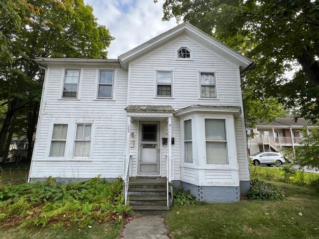 Primary Photo - 909 Stratford Ave